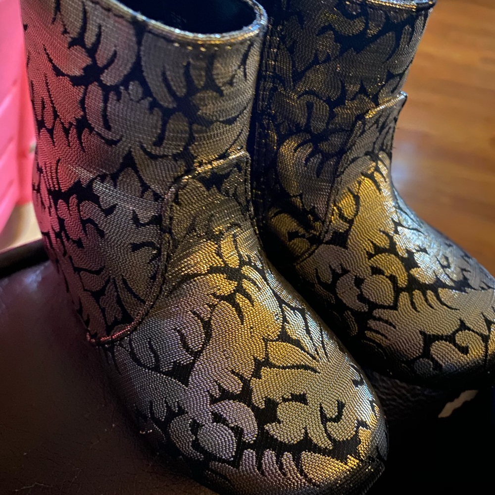Toddler boots